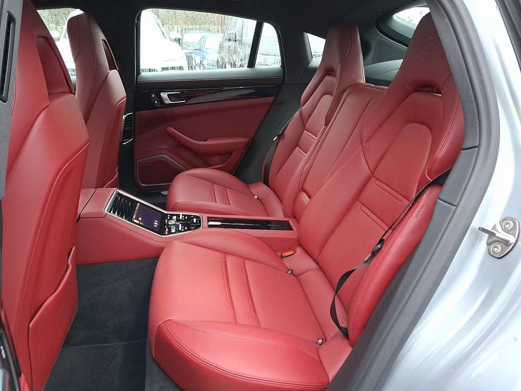 Used 2023 Porsche Panamera 4 w/ Premium Package image 8
