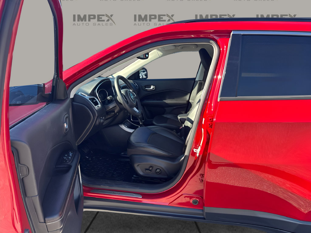 Used 2019 Jeep Compass Latitude w/ Popular Equipment Group FWD image 29