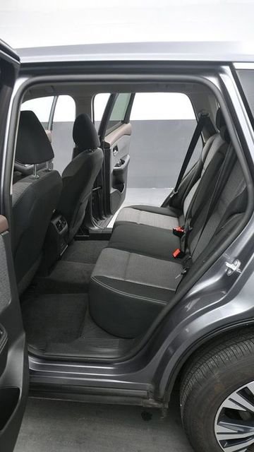 Used 2023 Nissan Rogue SV AWD/4WD image 11