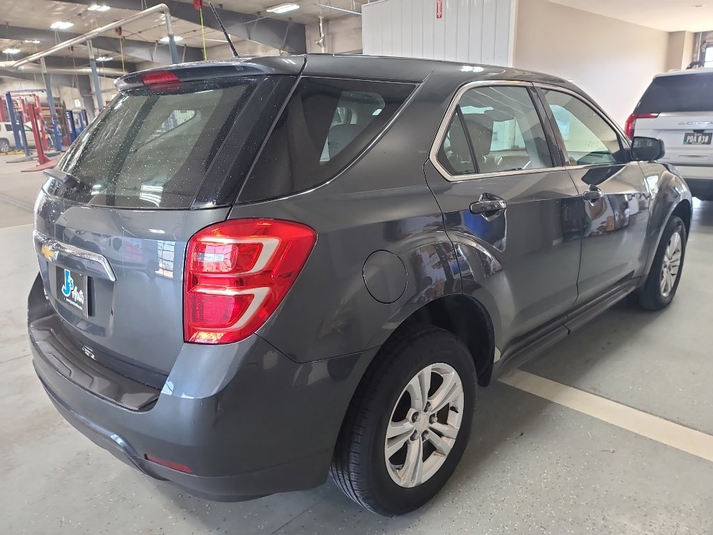 Used 2017 Chevrolet Equinox LS image 5