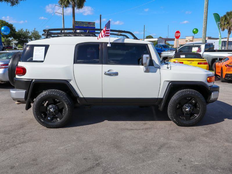 Used 2014 Toyota FJ Cruiser 4WD w/ Upgrade Package image 8