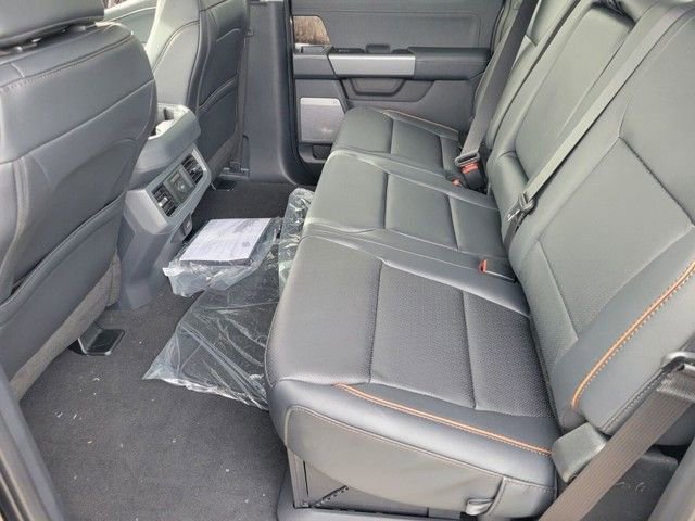 New 2026 Ford F350 Lariat w/ FX4 Off-Road Package image 8