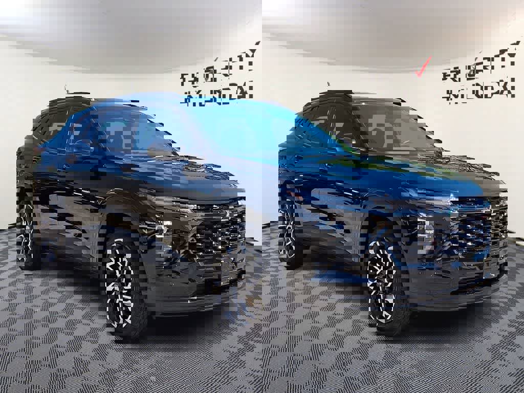 Used 2024 Chevrolet Trax RS w/ Driver Confidence Package FWD image 3