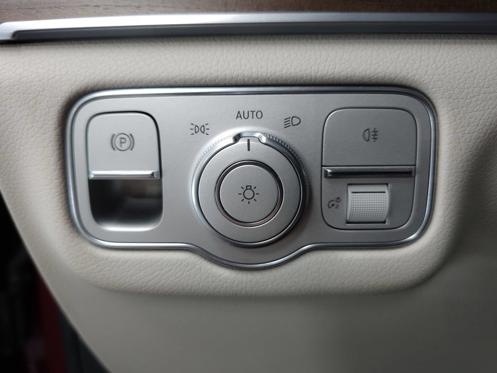 Used 2024 Mercedes-Benz GLE 450e 4MATIC image 10