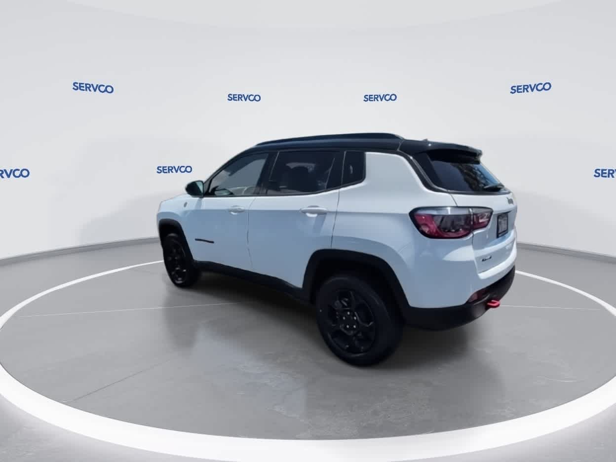 Used 2024 Jeep Compass Trailhawk AWD/4WD image 6
