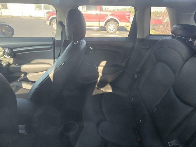 Used 2015 MINI Cooper 4-Door Hardtop image 3