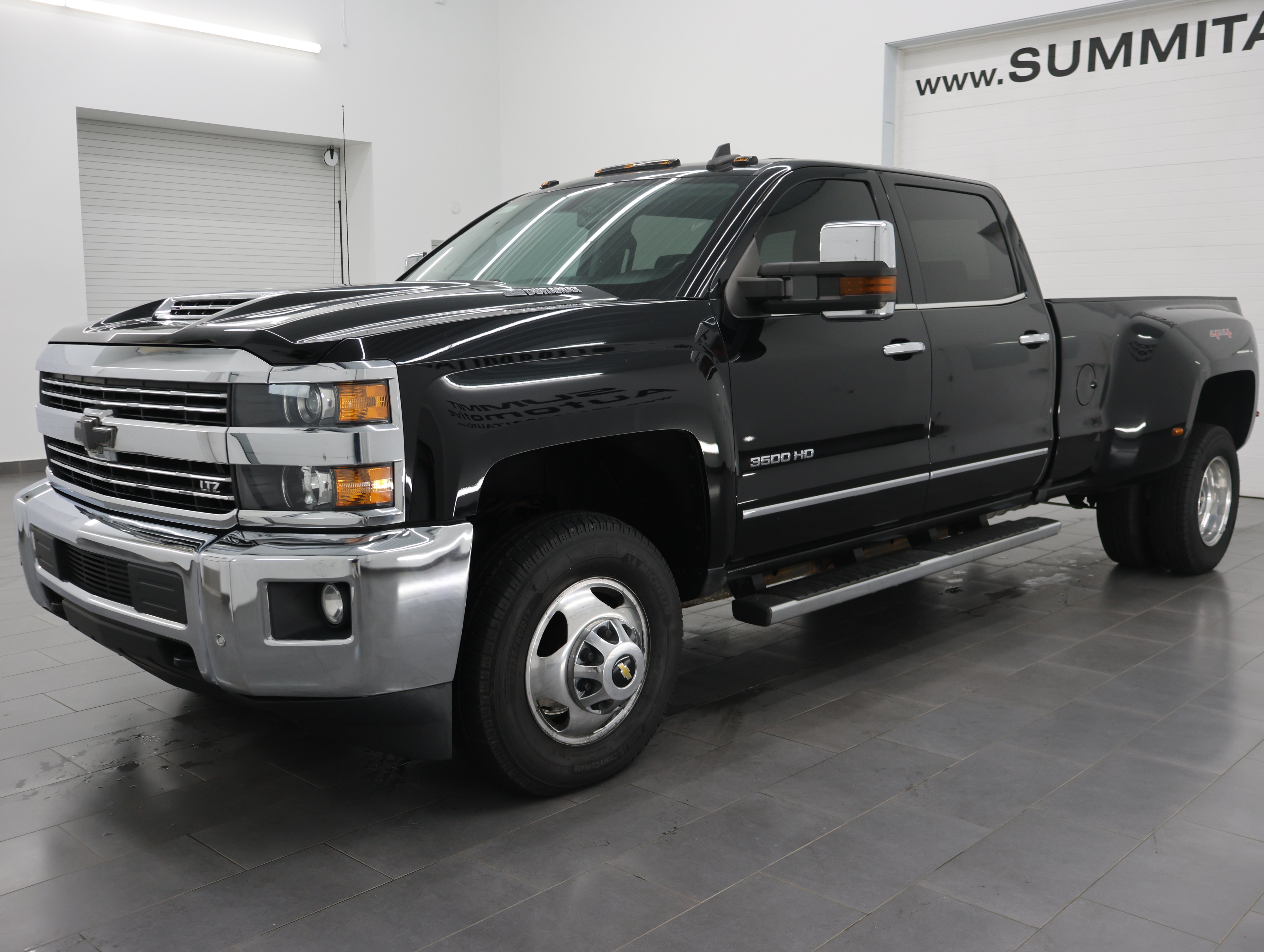 Used 2017 Chevrolet Silverado 3500 LTZ w/ Duramax Plus Package AWD/4WD image 7