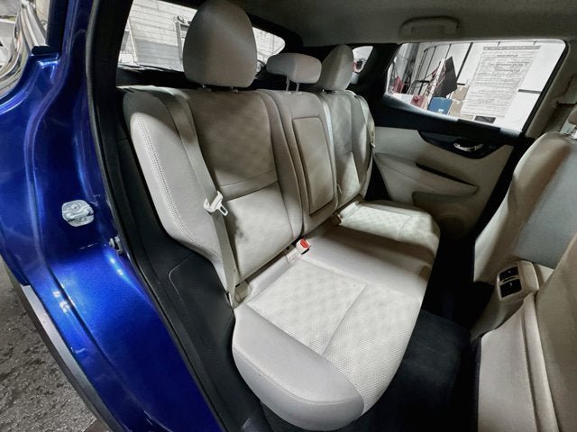 Used 2018 Nissan Rogue Sport SV AWD/4WD image 19