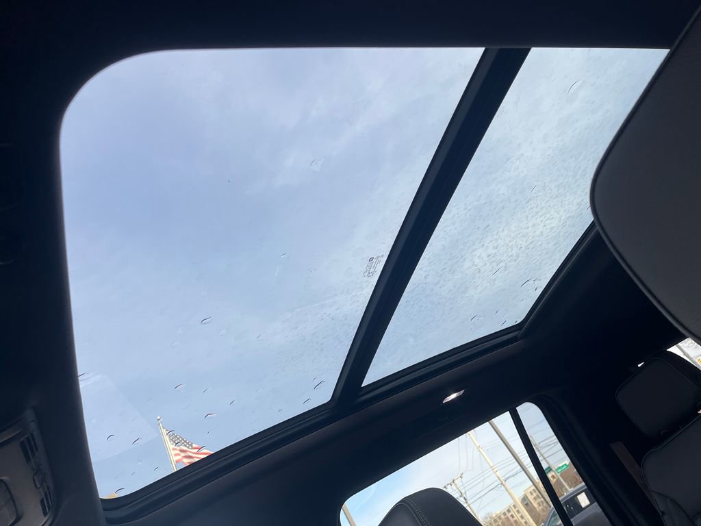 Used 2021 GMC Yukon XL Denali w/ Denali Premium Package image 22