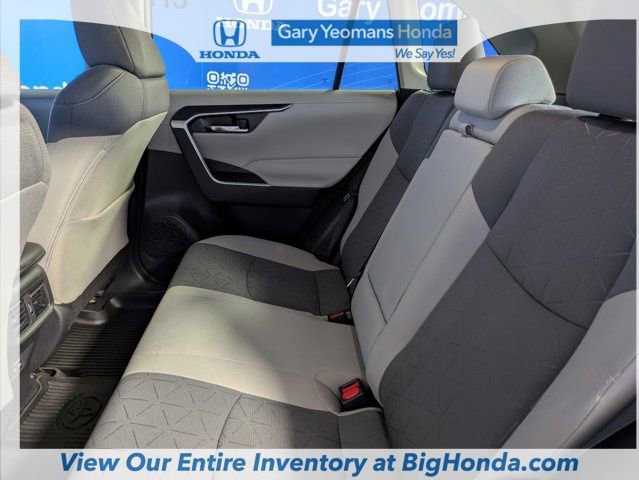 Used 2022 Toyota RAV4 XLE image 17
