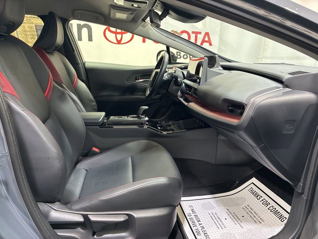 Used 2025 Toyota Prius Plug-In Hybrid FWD image 10