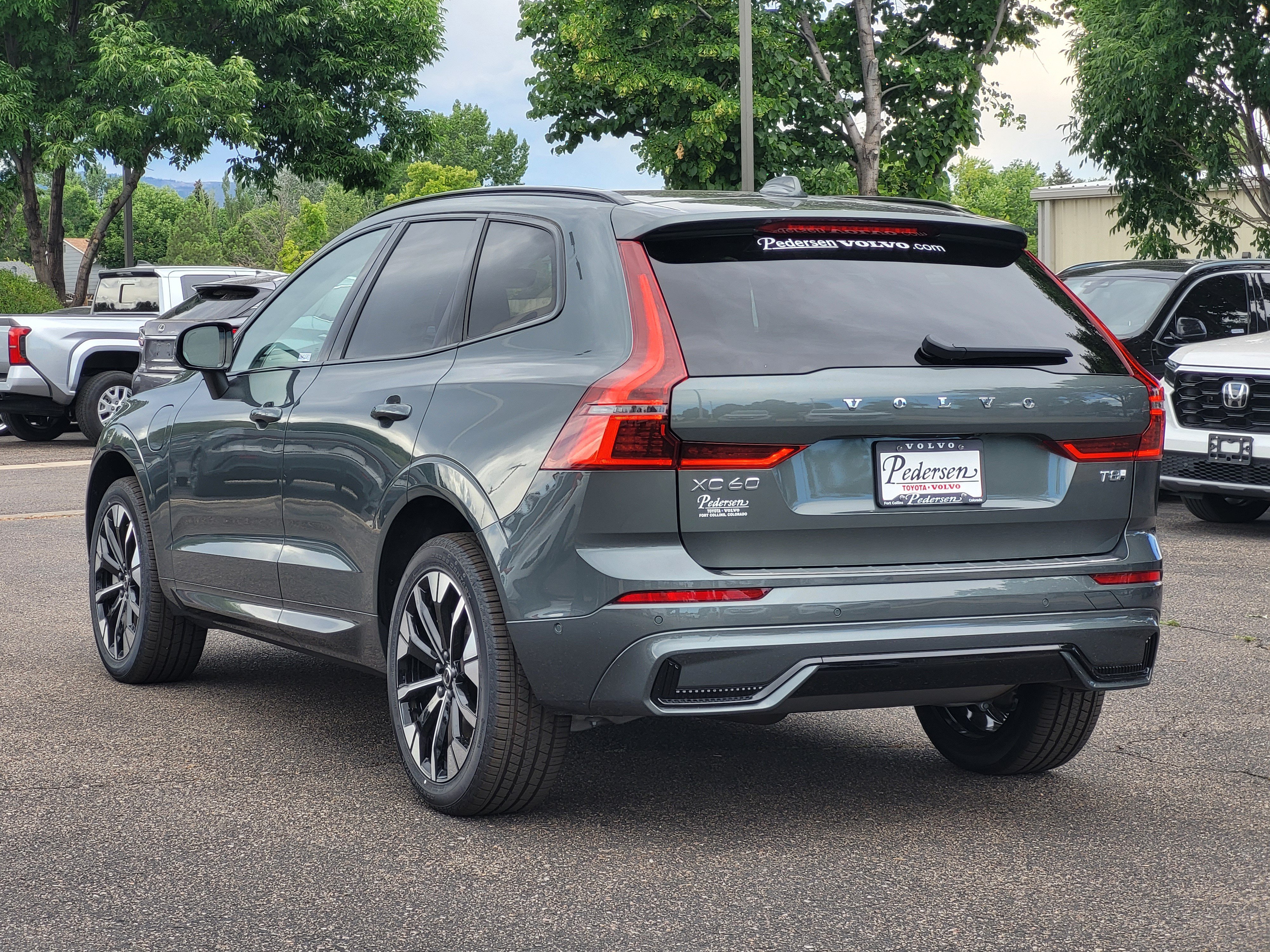 New 2026 Volvo XC60 T8 Plus w/ Protection Package Premier AWD/4WD image 4