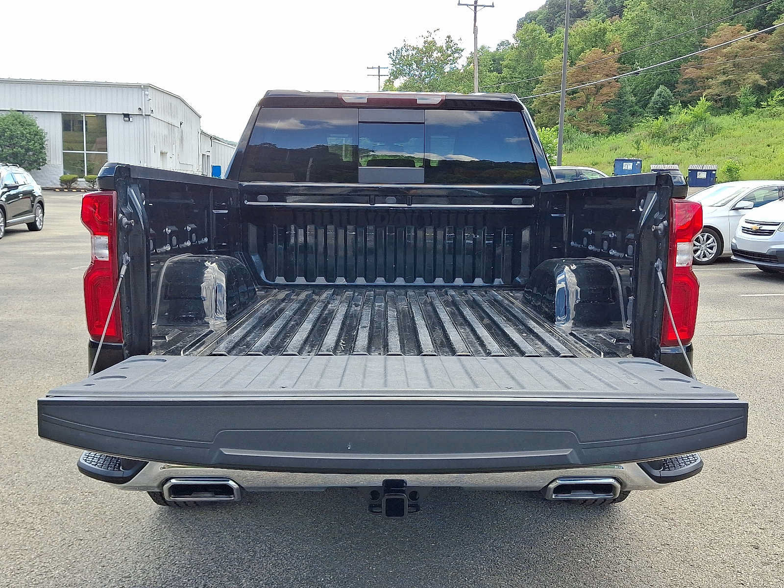 Used 2019 Chevrolet Silverado 1500 LTZ w/ LTZ Plus Package AWD/4WD image 28