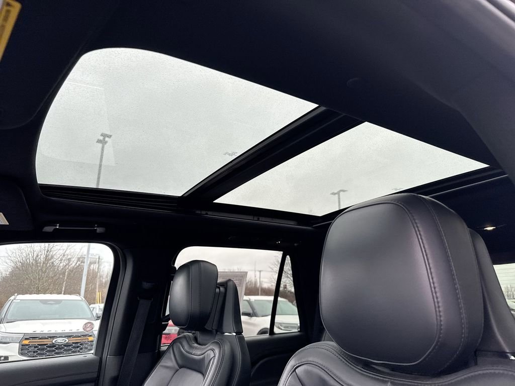 Used 2024 Lincoln Navigator Reserve image 19