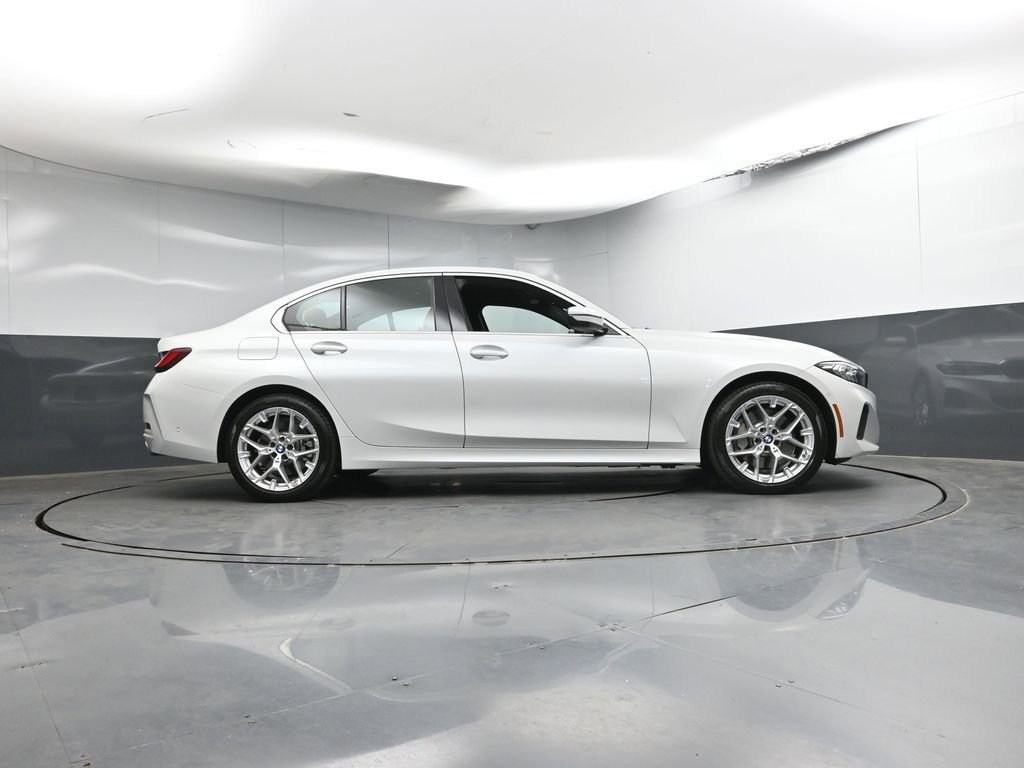 Used 2025 BMW 330i xDrive Sedan w/ Convenience Package AWD/4WD image 31