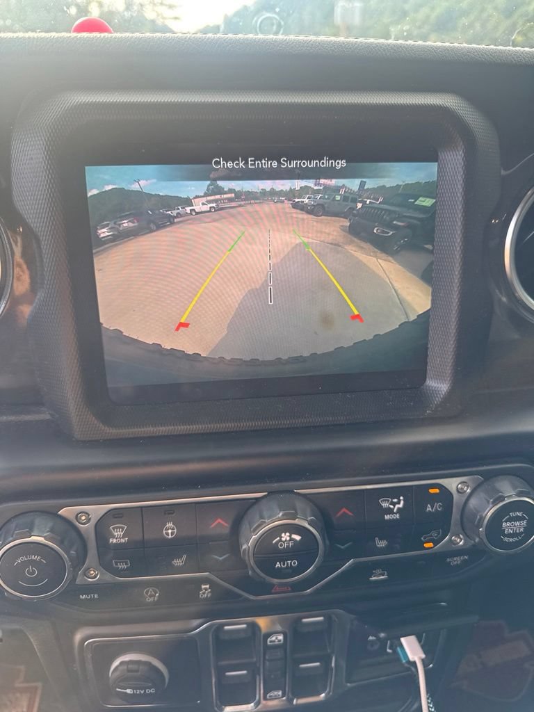 Used 2022 Jeep Wrangler Unlimited Sahara AWD/4WD image 22