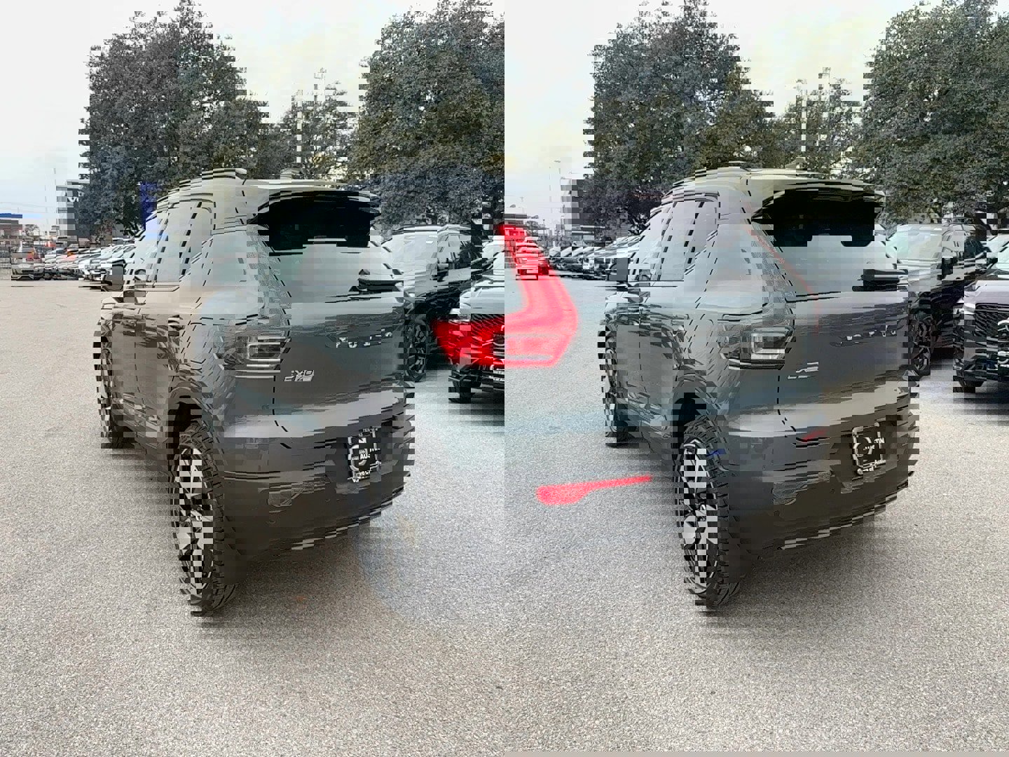 New 2026 Volvo EX40 Plus w/ Climate Package image 4