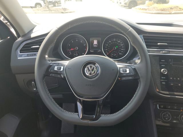 Certified 2021 Volkswagen Tiguan SE w/ Panoramic Sunroof Package image 26