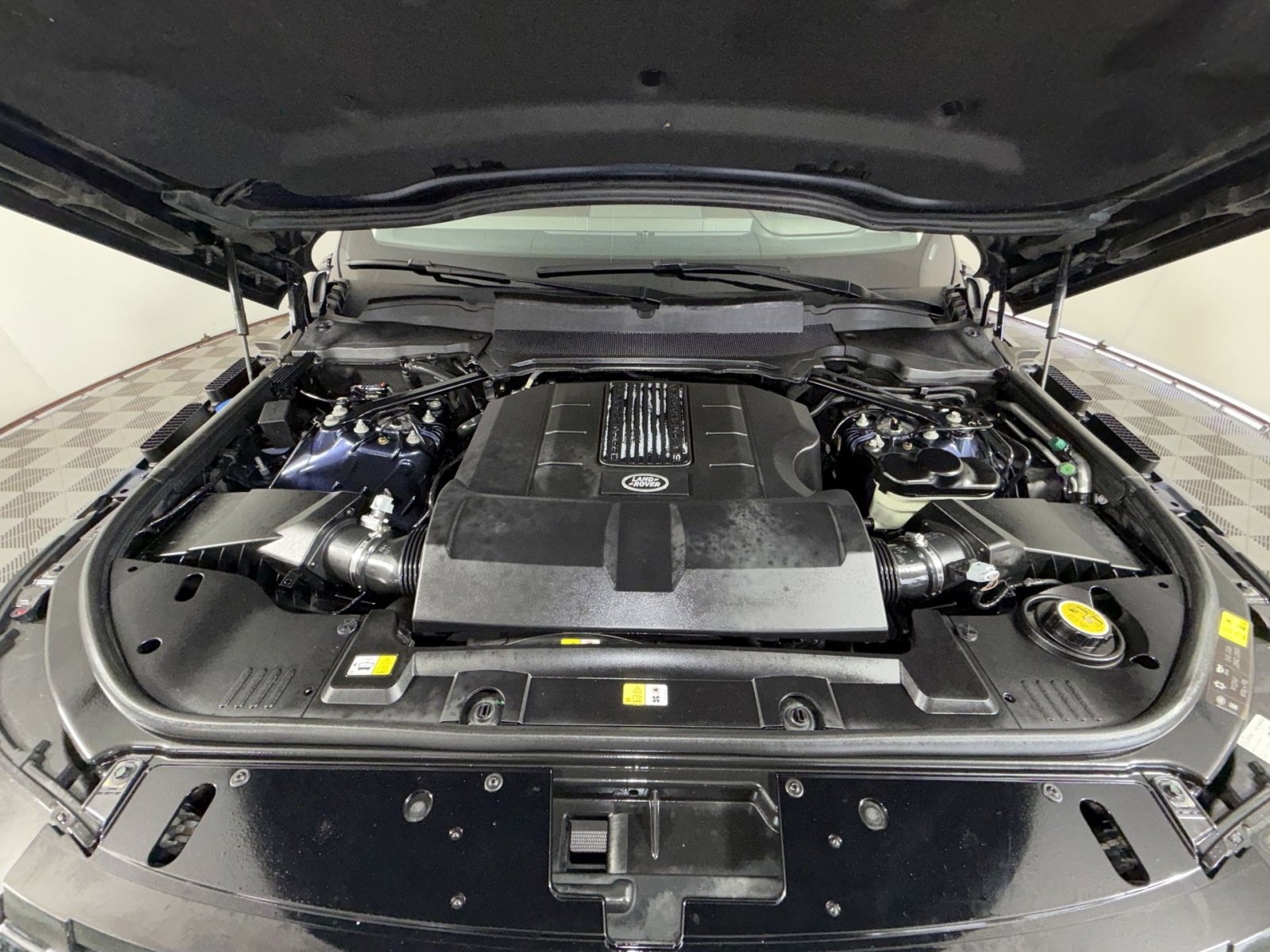 Used 2018 Land Rover Range Rover Supercharged image 28