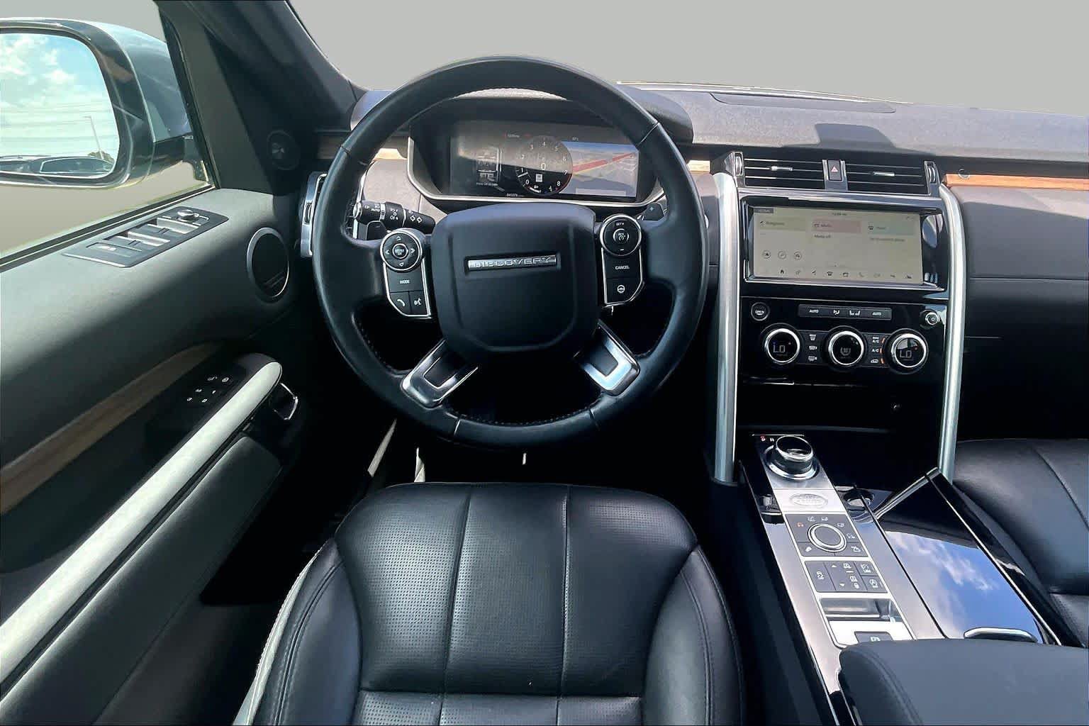 Used 2018 Land Rover Discovery HSE AWD/4WD image 5