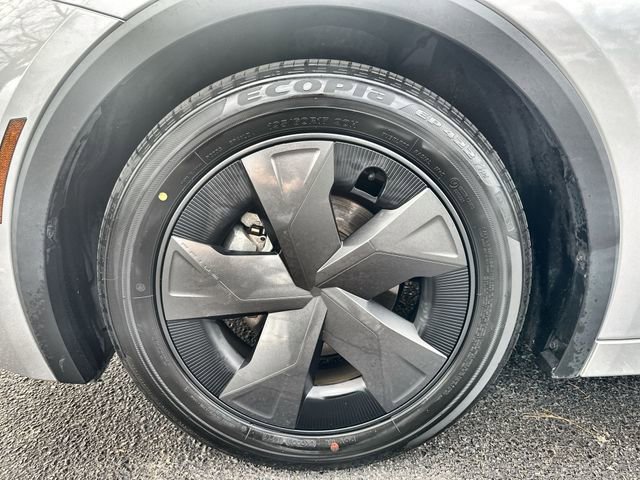 Used 2024 Toyota Prius LE image 19