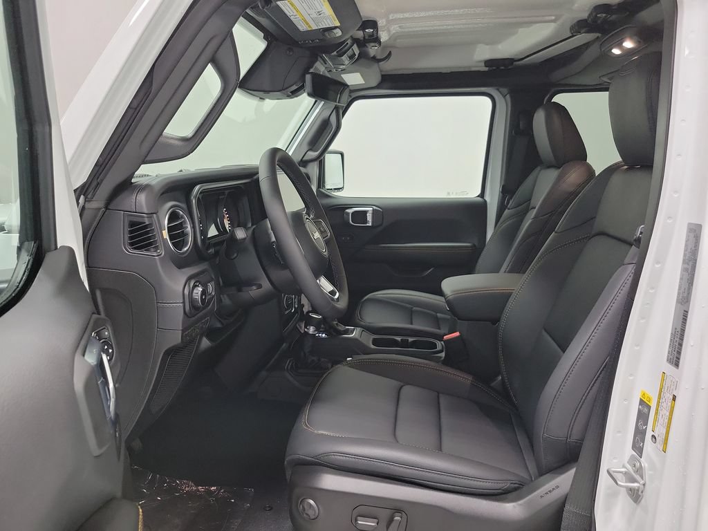 New 2026 Jeep Wrangler Unlimited Sahara w/ Technology Group AWD/4WD image 22