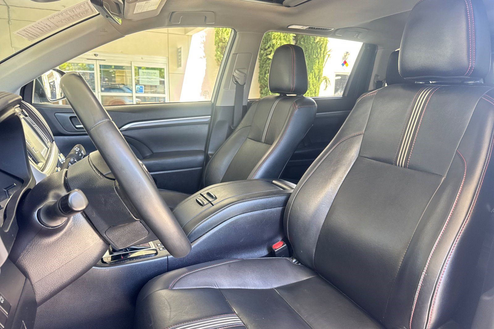 Used 2019 Toyota Highlander SE AWD/4WD image 31