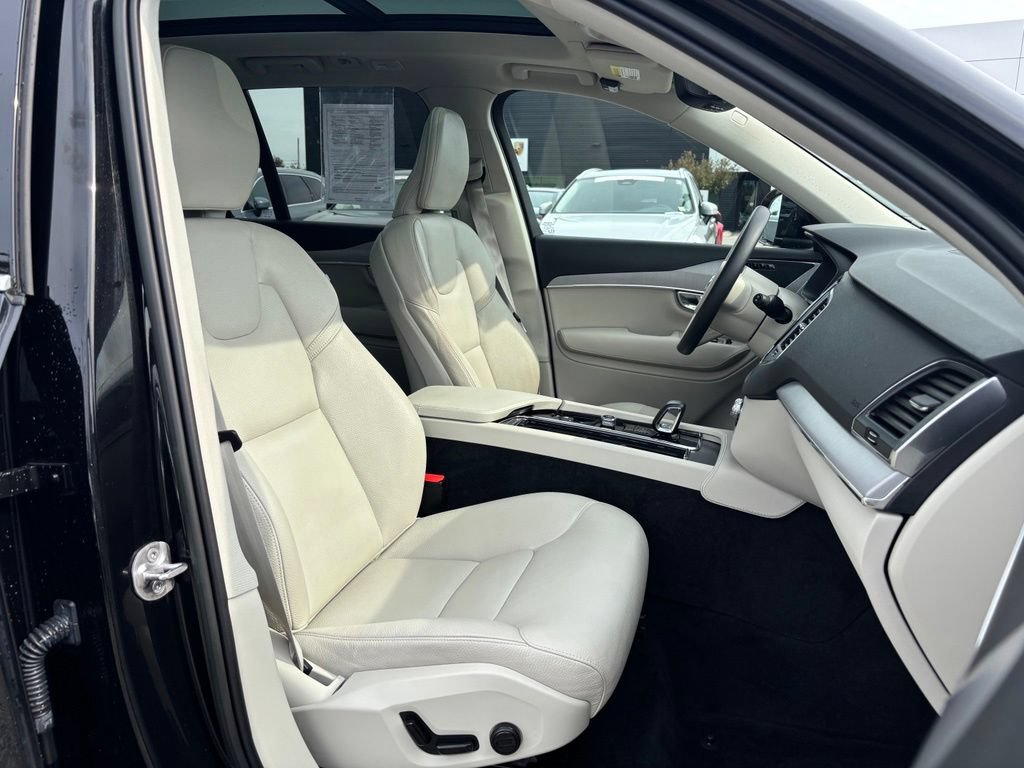 Used 2023 Volvo XC90 B5 Core w/ Protection Package Premier AWD/4WD image 19