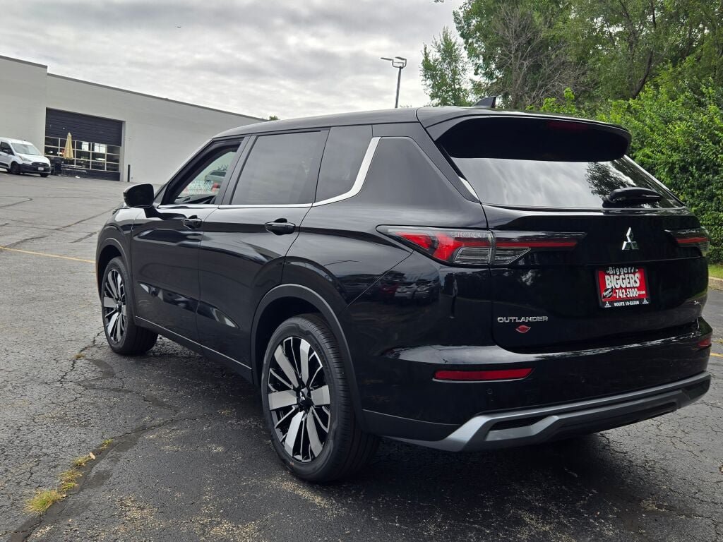 New 2026 Mitsubishi Outlander SE AWD/4WD image 13