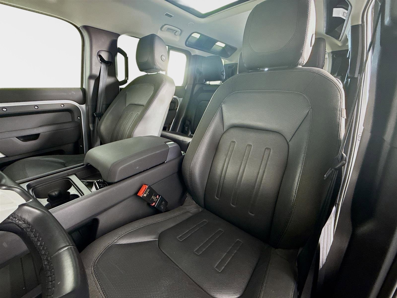 Used 2020 Land Rover Defender 110 First Edition image 12