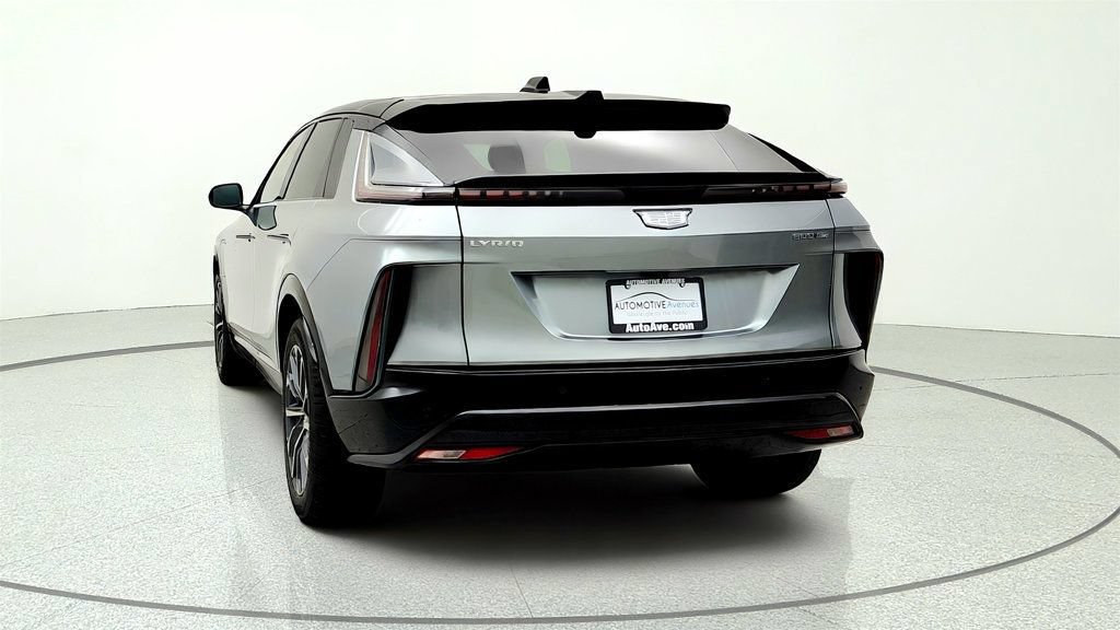 Used 2026 Cadillac Lyriq Sport AWD/4WD image 6