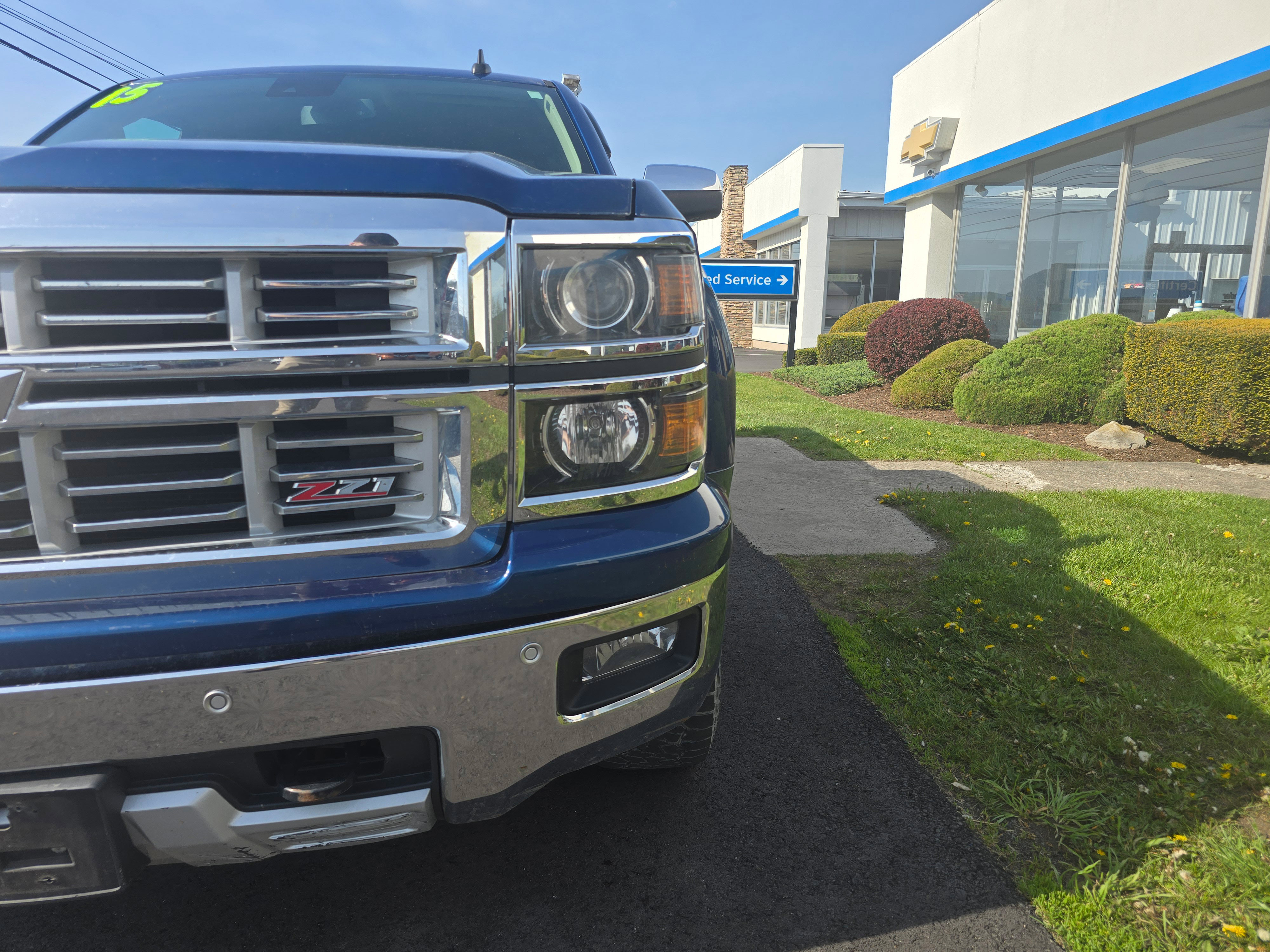 Used 2015 Chevrolet Silverado 1500 LTZ Z71 w/ LTZ Plus Package AWD/4WD image 9