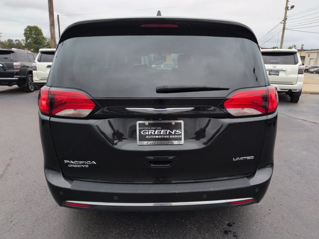 Used 2020 Chrysler Pacifica Limited FWD image 4