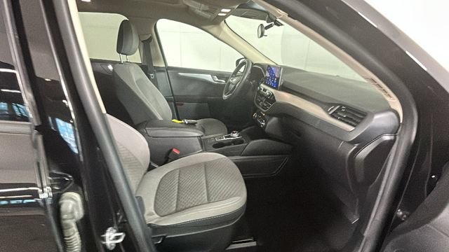 Used 2020 Ford Escape SE FWD image 28