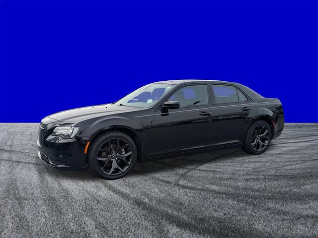 Used 2023 Chrysler 300 Touring w/ Sport Appearance Package RWD image 8