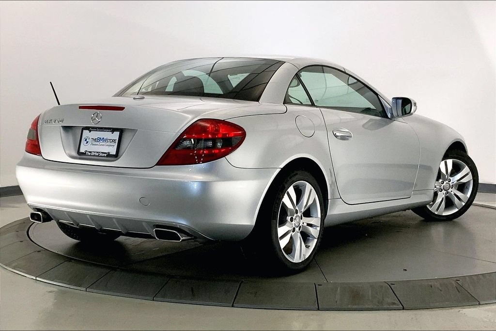Used 2010 Mercedes-Benz SLK 350 image 12