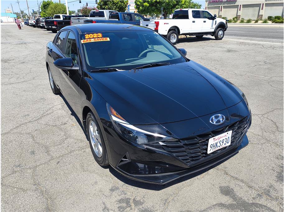 Used 2023 Hyundai Elantra SE FWD image 2