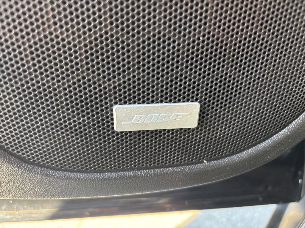 Used 2023 GMC Acadia SLT image 24