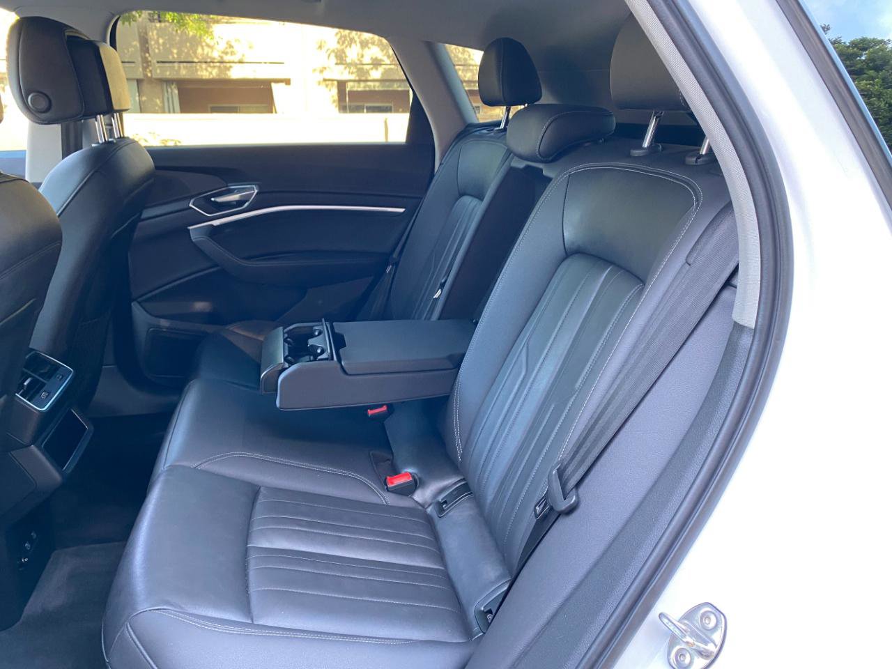 Used 2021 Audi e-tron Premium w/ Convenience Plus Package AWD/4WD image 34