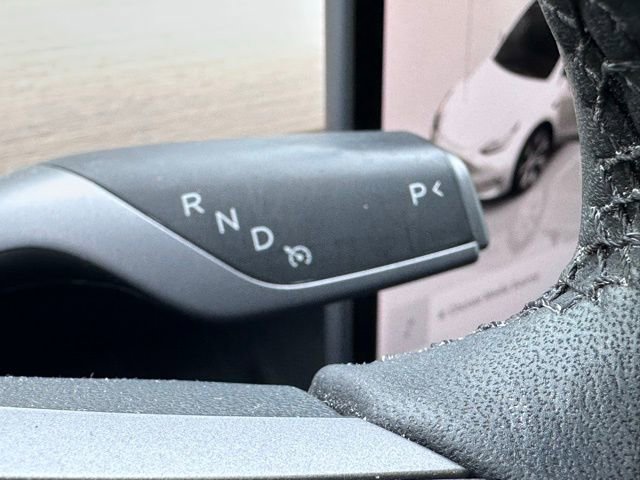 Used 2023 Tesla Model Y Long Range image 17