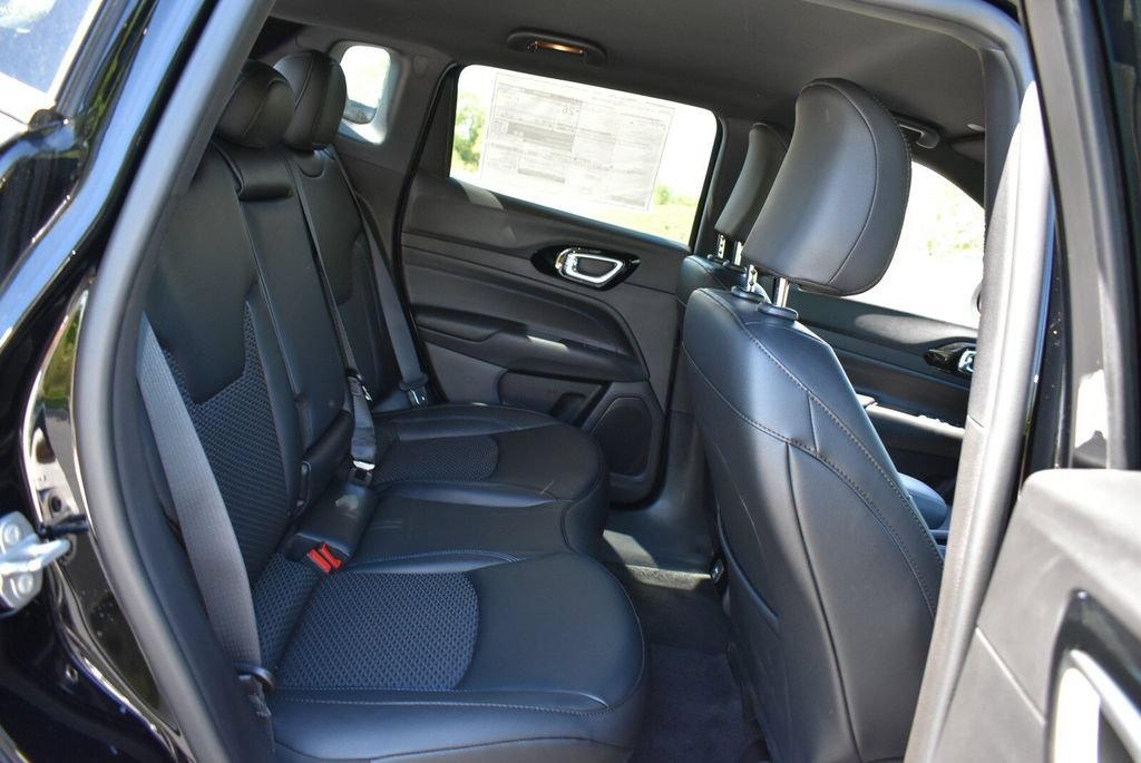 New 2026 Jeep Compass Latitude AWD/4WD image 24