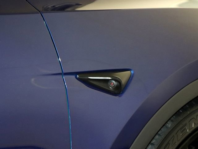 Used 2024 Tesla Model Y Performance image 33