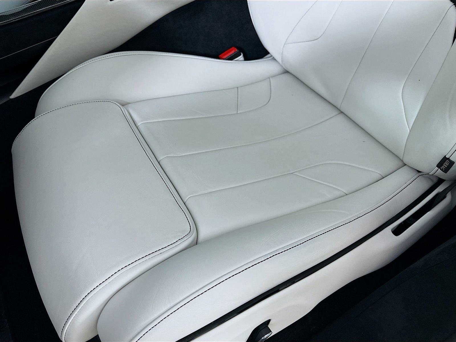 Used 2025 Ferrari Purosangue AWD/4WD image 25