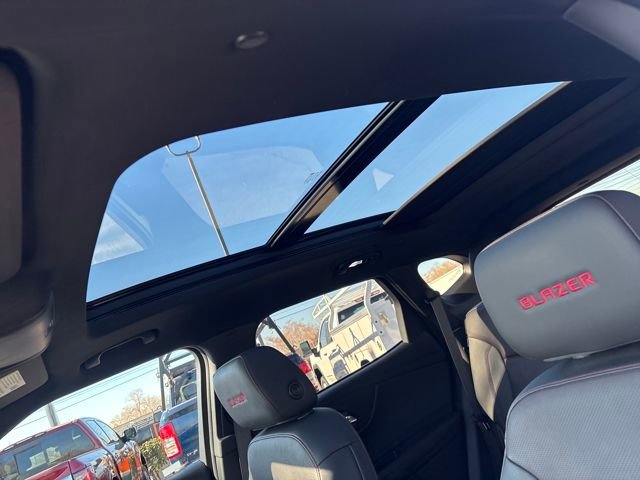 Used 2021 Chevrolet Blazer RS w/ Enhanced Convenience Package image 24