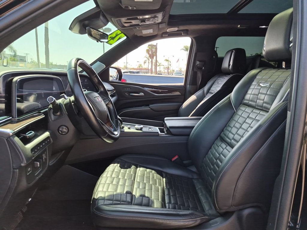 Used 2023 Cadillac Escalade ESV Sport Platinum w/ LPO, ONYX Package AWD/4WD image 20