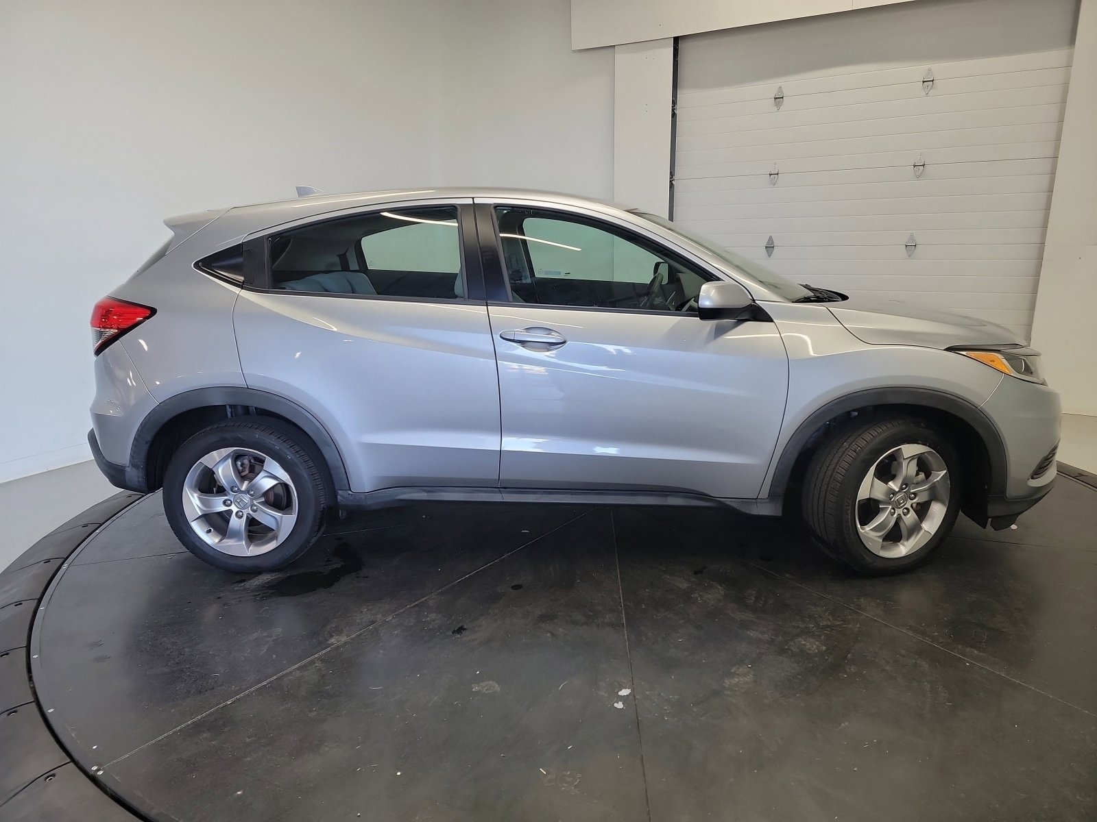 Used 2019 Honda HR-V LX image 11