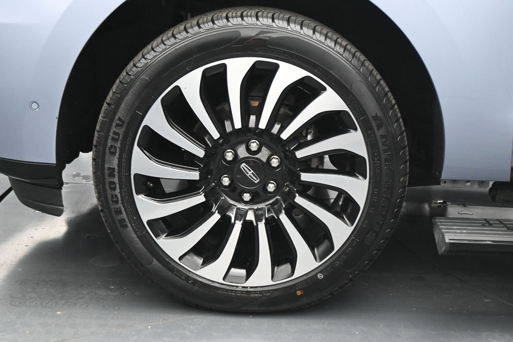 Used 2024 Lincoln Navigator Black Label AWD/4WD image 27