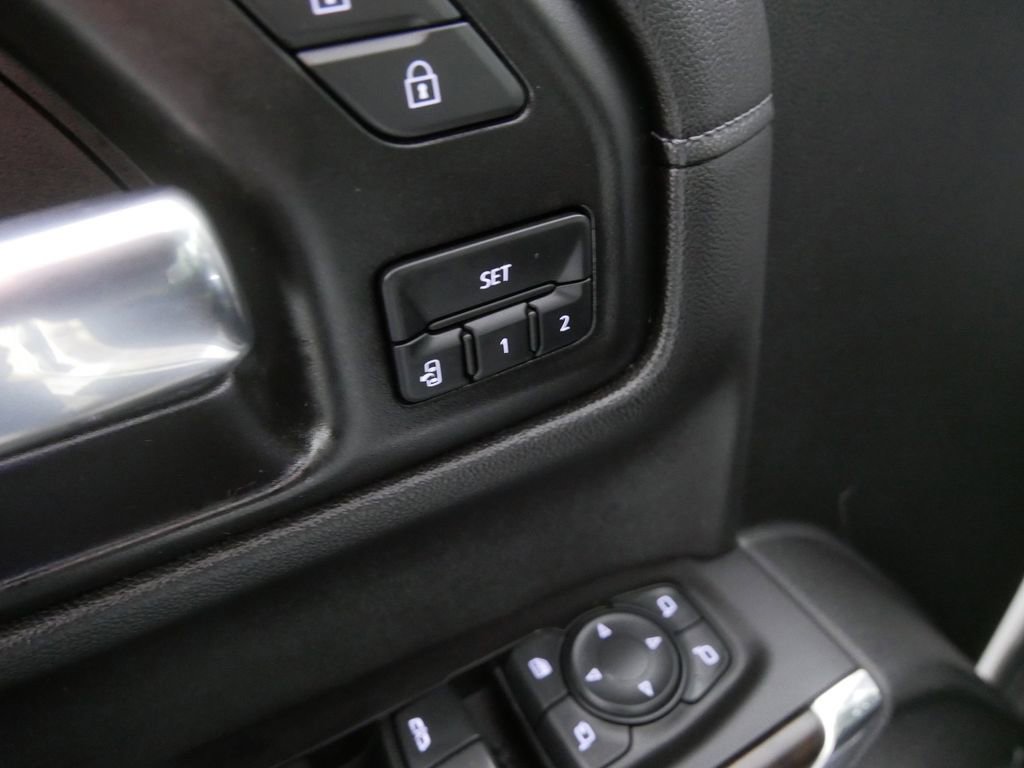 Used 2021 GMC Sierra 1500 SLT AWD/4WD image 18