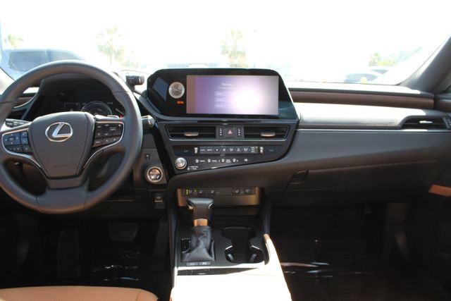 Certified 2025 Lexus ES 300h w/ Premium Package FWD image 10