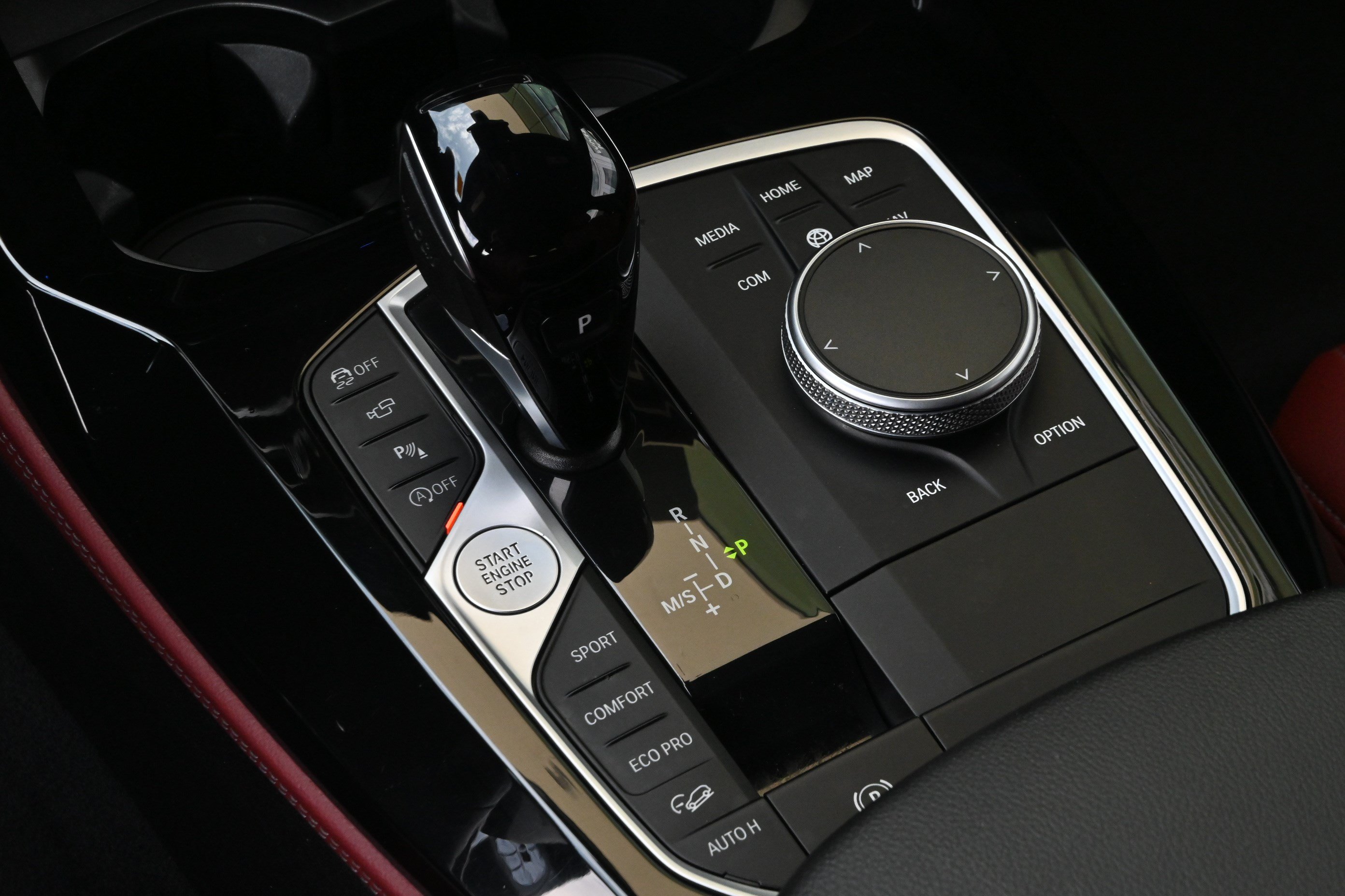 Certified 2025 BMW X4 xDrive30i AWD/4WD image 31